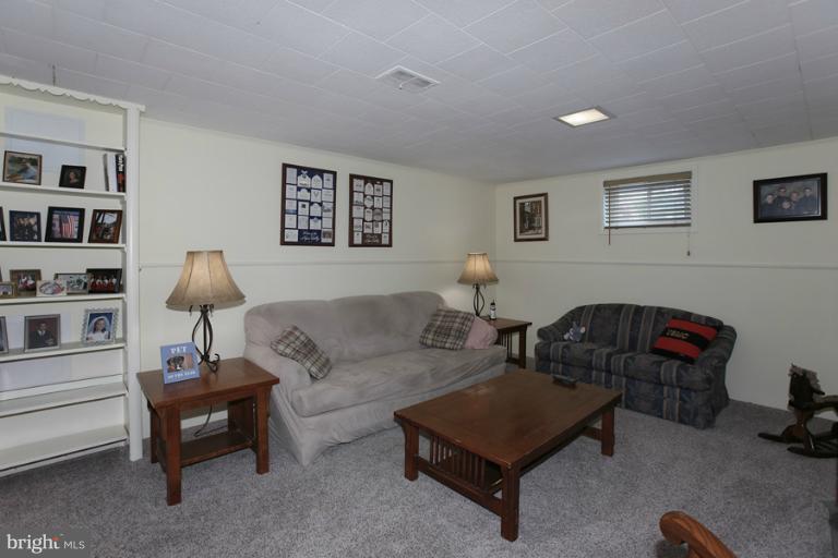 11503 Nairn Road Silver Spring, MD 20902 - Photo 15 of 24 Family Room