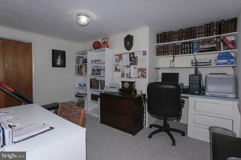 11503 Nairn Road Silver Spring, MD 20902 - Photo 17 of 24 Interior (General)