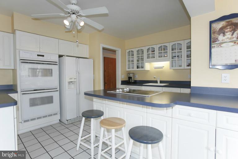 11503 Nairn Road Silver Spring, MD 20902 - Photo 10 of 24 Kitchen
