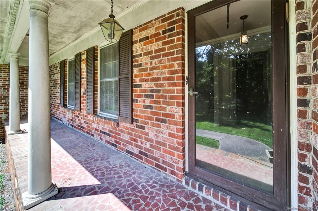 11501 Kennewick Road Charlotte, NC 28216 - Photo 2 of 48 Gallery Image 2