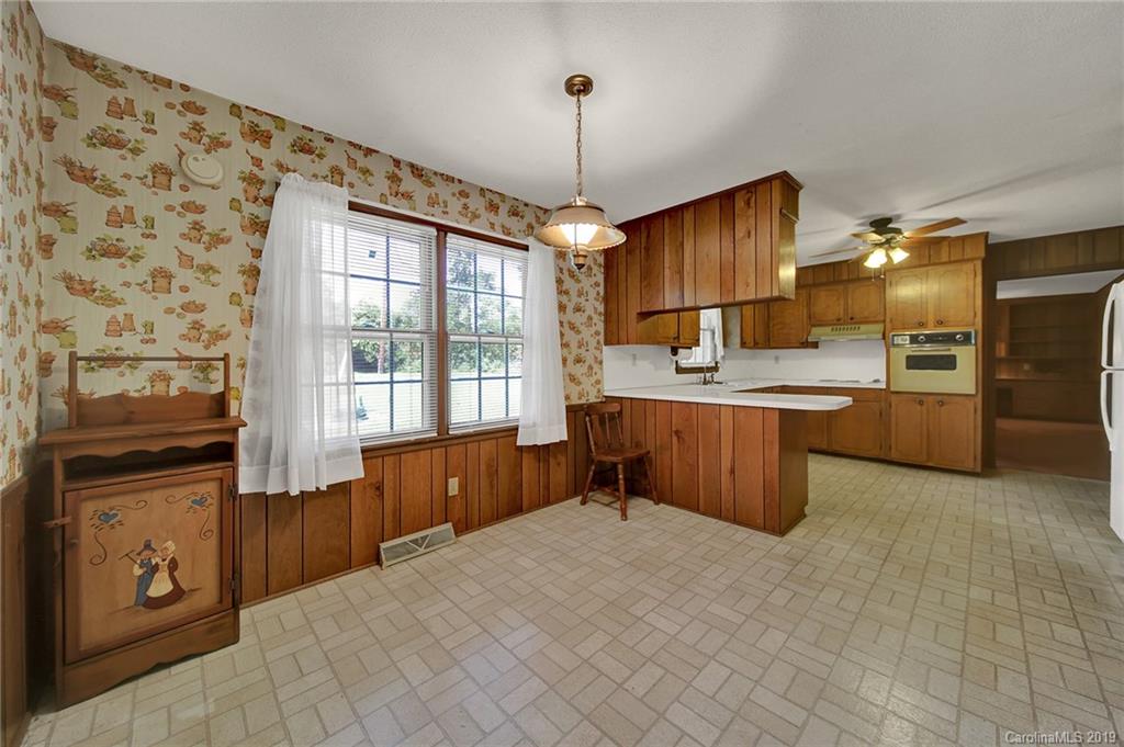 11501 Kennewick Road Charlotte, NC 28216 - Photo 14 of 48 Gallery Image 14
