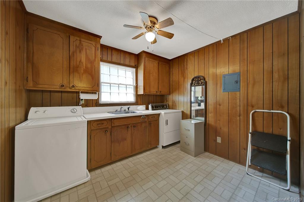 11501 Kennewick Road Charlotte, NC 28216 - Photo 17 of 48 Gallery Image 17