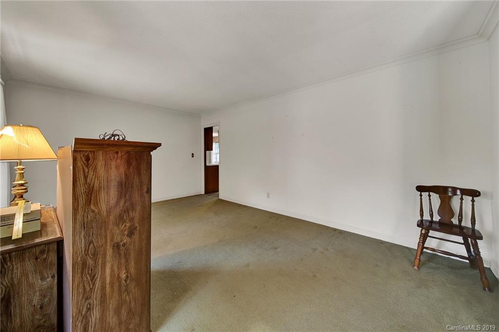 11501 Kennewick Road Charlotte, NC 28216 - Photo 5 of 48 Gallery Image 5