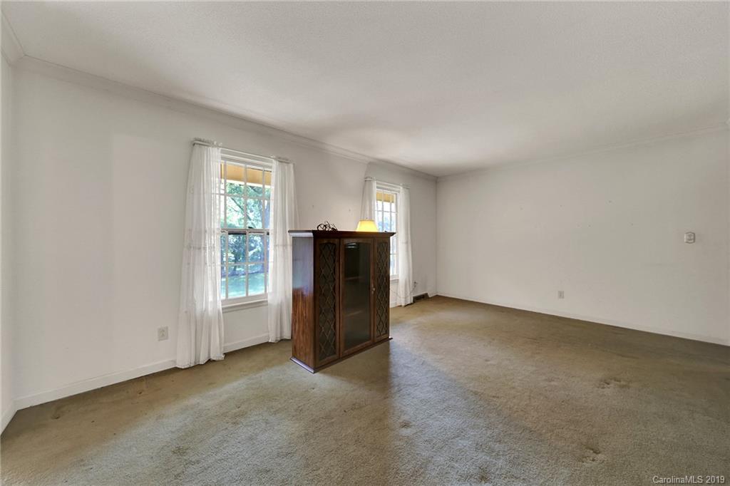 11501 Kennewick Road Charlotte, NC 28216 - Photo 6 of 48 Gallery Image 6