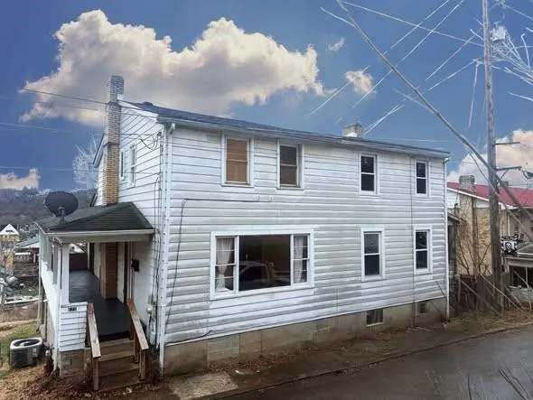 $100,000 | 121-123 Oak Avenue, Kittanning, PA 16201