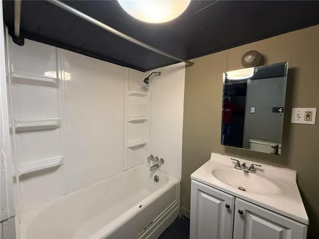 $100,000 | 121-123 Oak Avenue, Kittanning, PA 16201