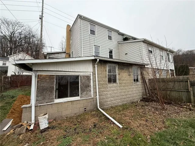 $100,000 | 121-123 Oak Avenue, Kittanning, PA 16201