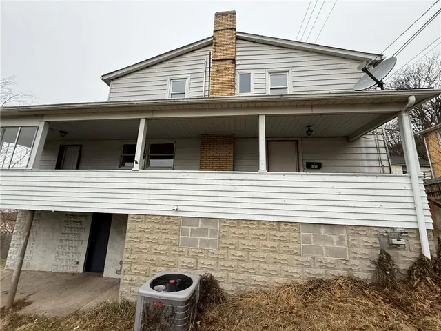 $100,000 | 121-123 Oak Avenue, Kittanning, PA 16201