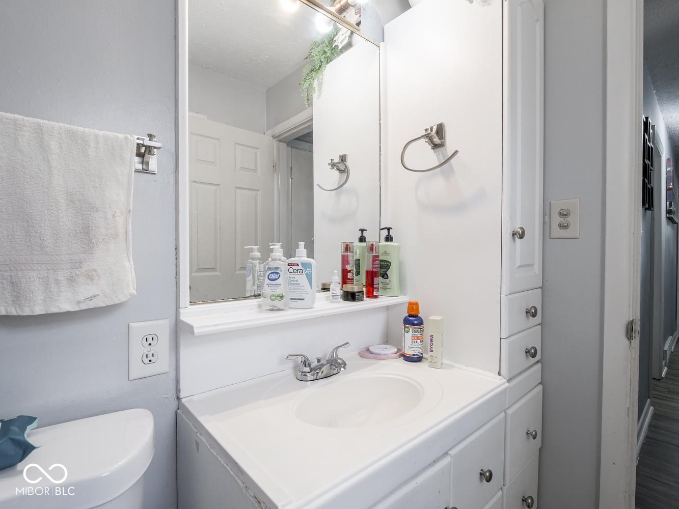 2240 East Thompson Road Indianapolis, IN 46227 - Photo 28 of 50 Gallery Image 28