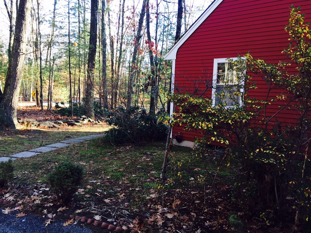 655 Old Dunstable Road Groton, MA 01450 - Photo 2 of 14