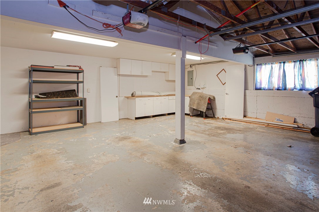 17522 Brook Boulevard Bothell, WA 98012 - Photo 22 of 35 a view of a room with gym equipment
