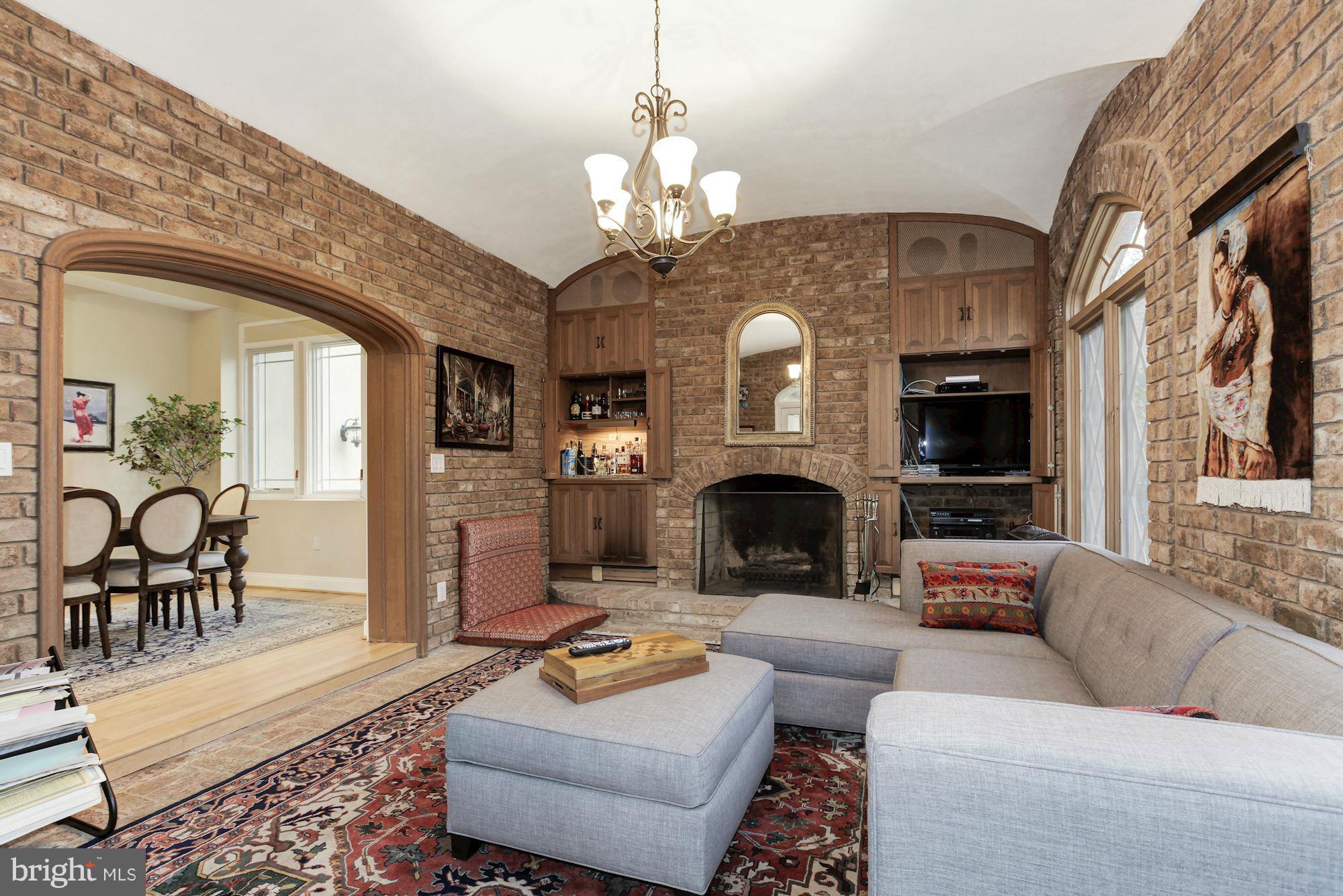 6623 Rannoch Road Bethesda, MD 20817 - Photo 12 of 30 Interior (General)