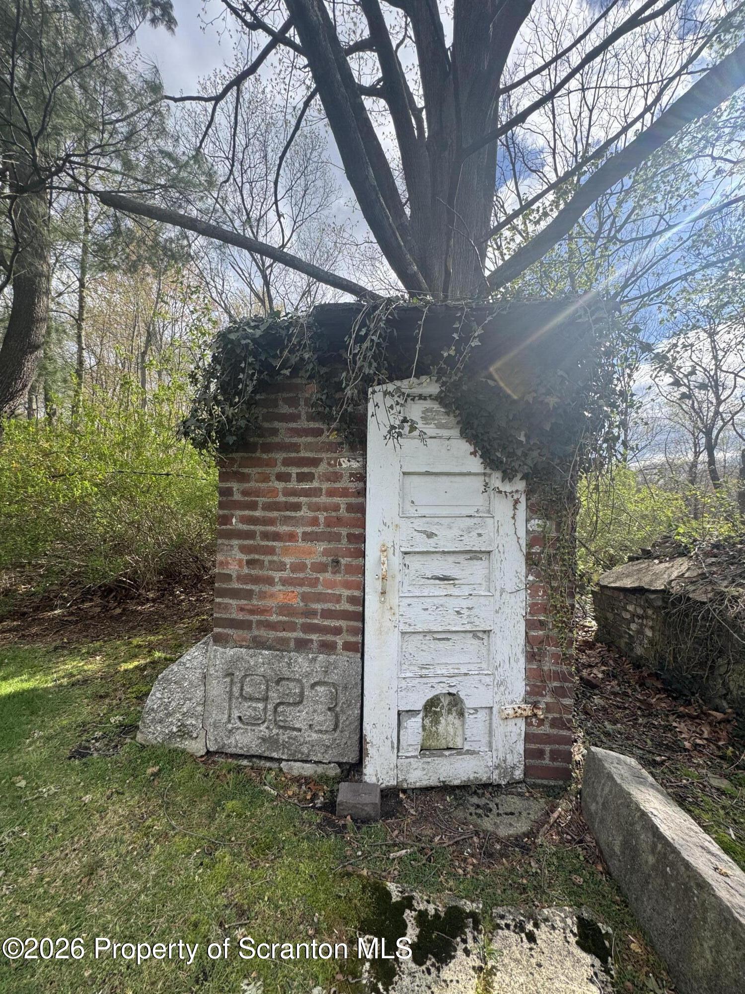 2120 Myrtle Street Scranton, PA 18510 - Photo 12 of 42 Outside