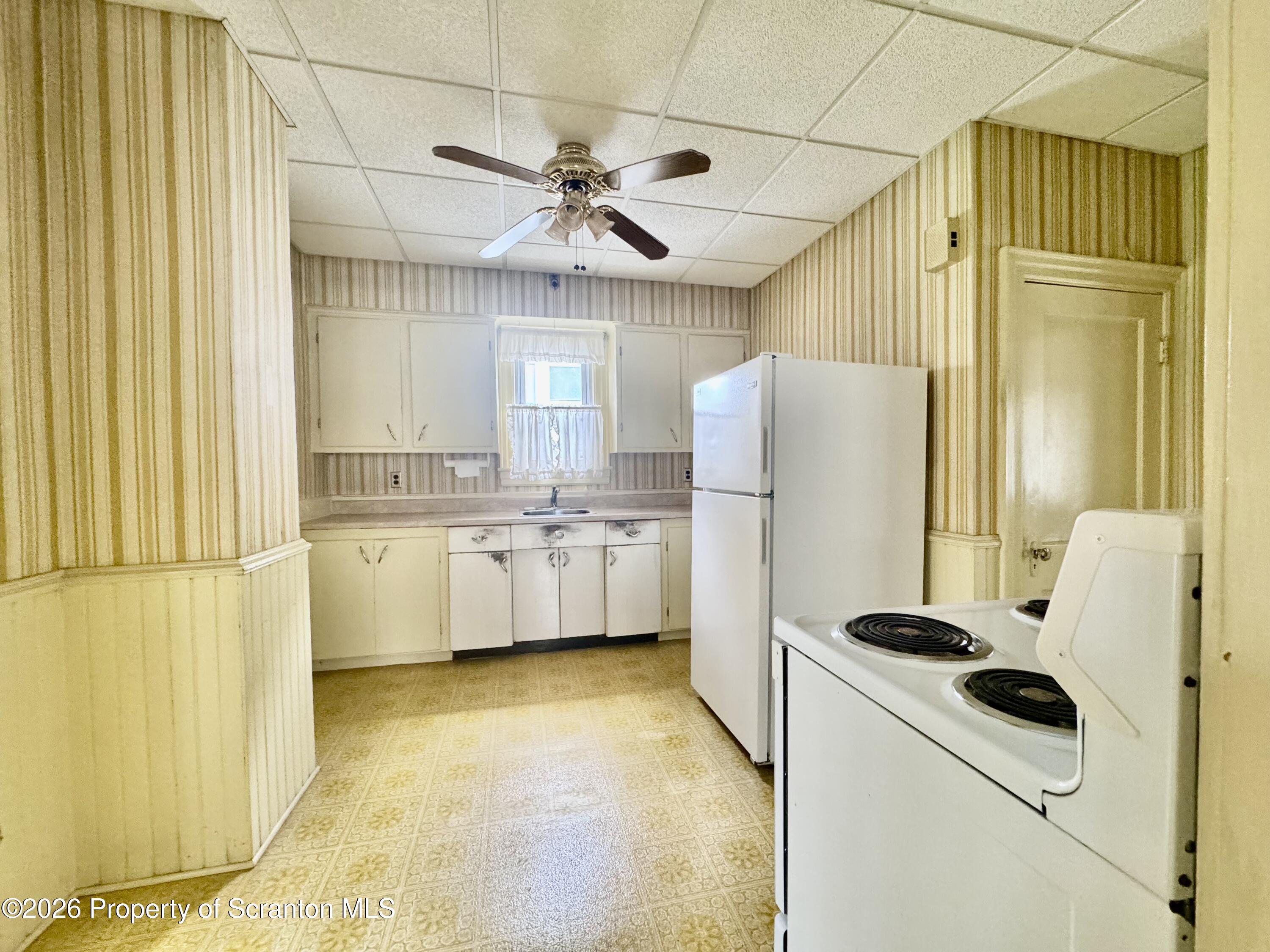2120 Myrtle Street Scranton, PA 18510 - Photo 19 of 42 Kitchen