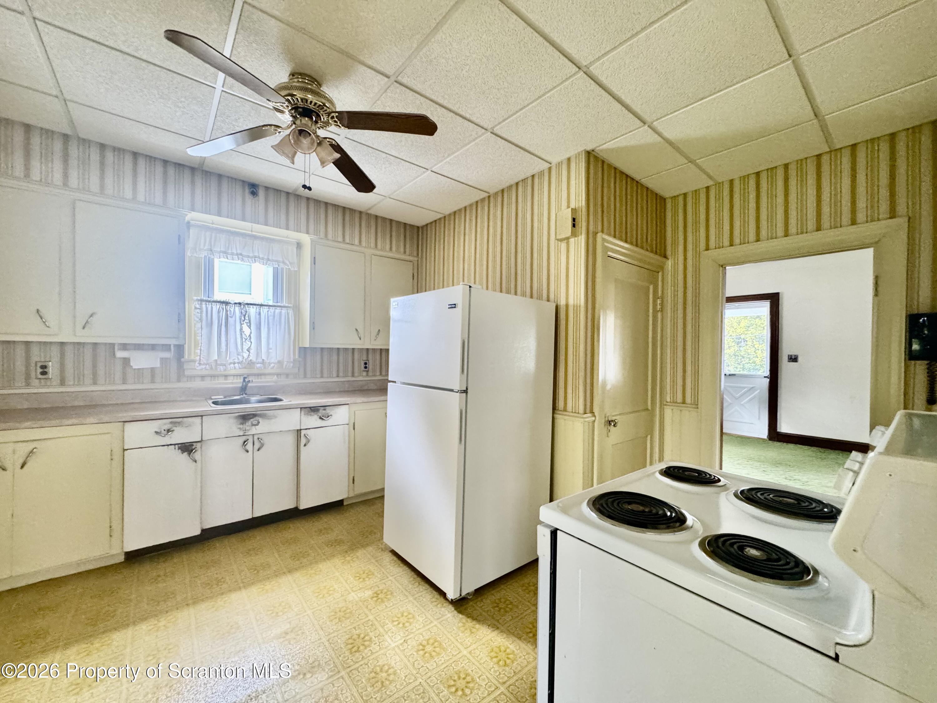 2120 Myrtle Street Scranton, PA 18510 - Photo 22 of 42 Kitchen