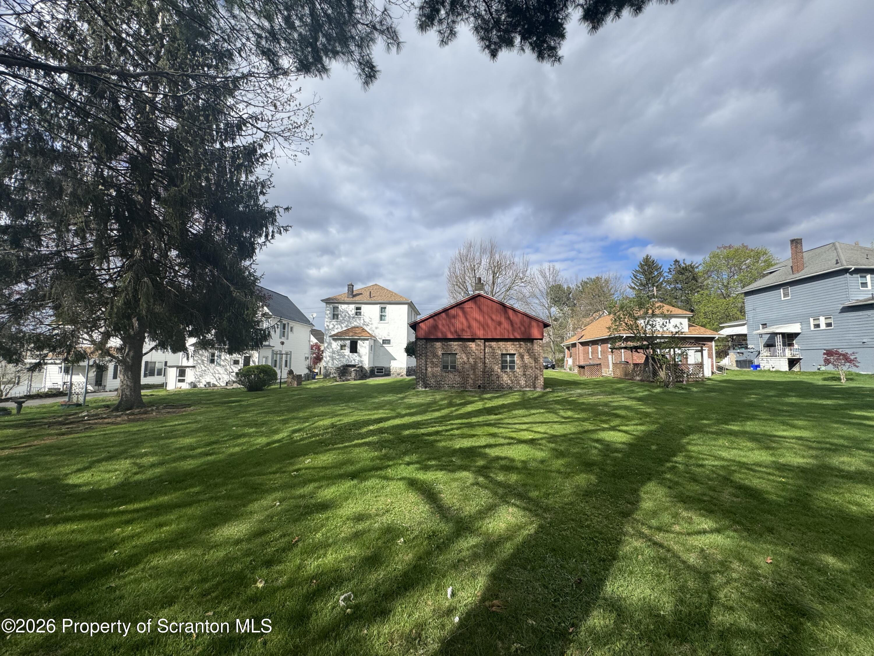 2120 Myrtle Street Scranton, PA 18510 - Photo 8 of 42 Yard