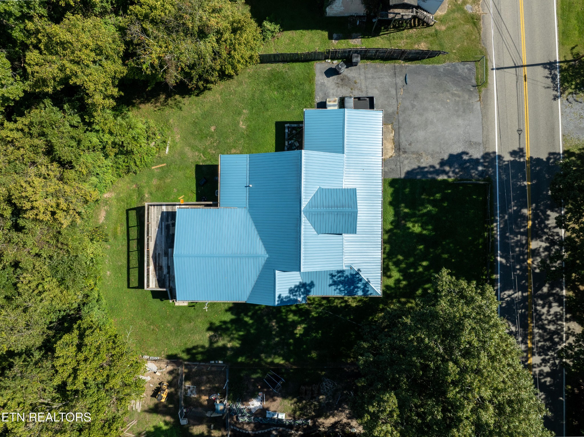 2316 Reservoir Road Kingsport, TN 37660 - Photo 16 of 22 an aerial view of a house with a yard
