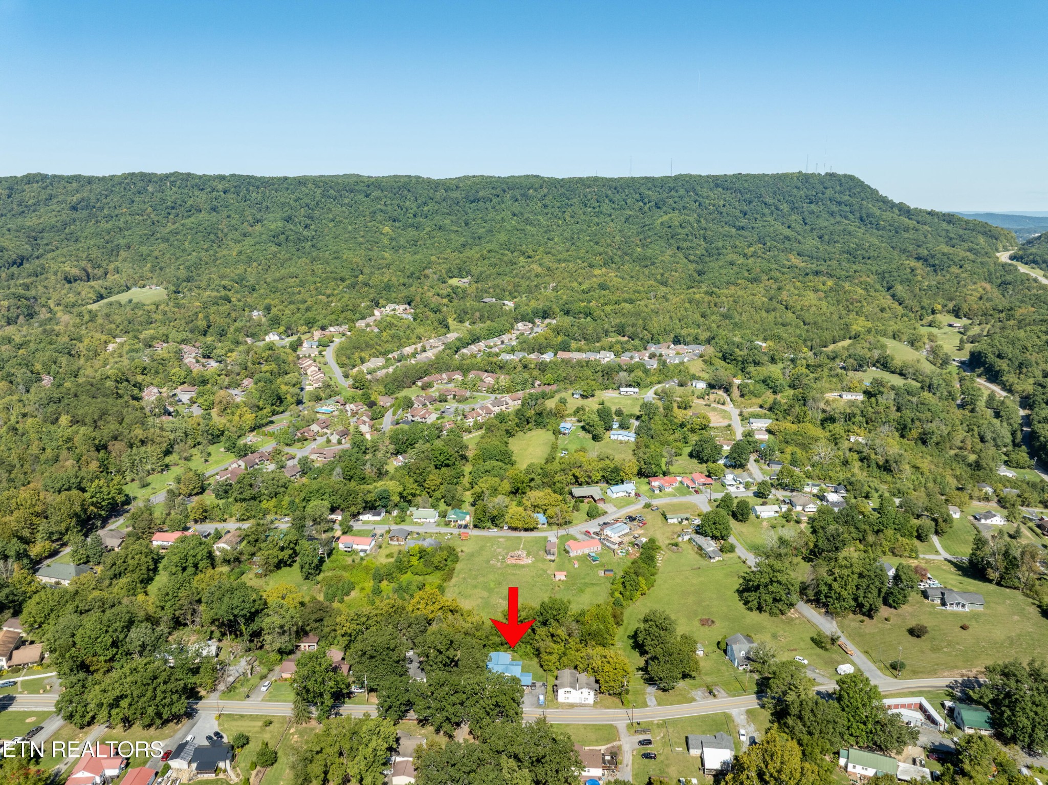 2316 Reservoir Road Kingsport, TN 37660 - Photo 17 of 22 a view of a green field with an ocean view
