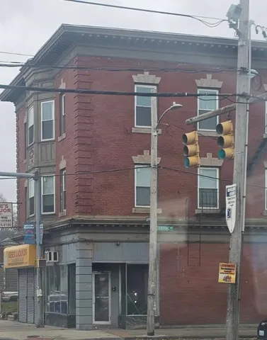 $1,850 | 400 Broadway, Pawtucket, RI 02860