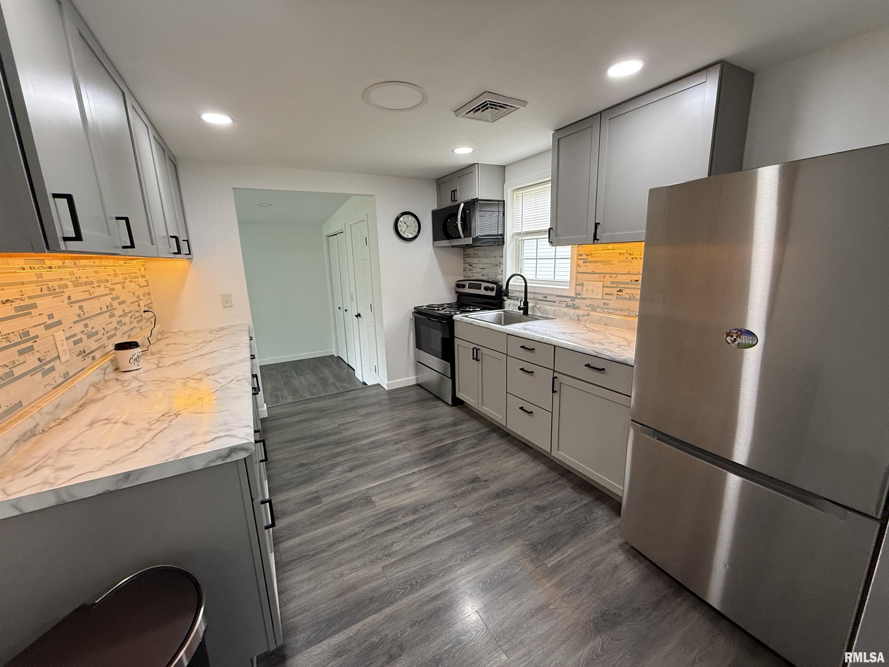 502 Hope Street Washington, IL 61571 - Photo 9 of 19
