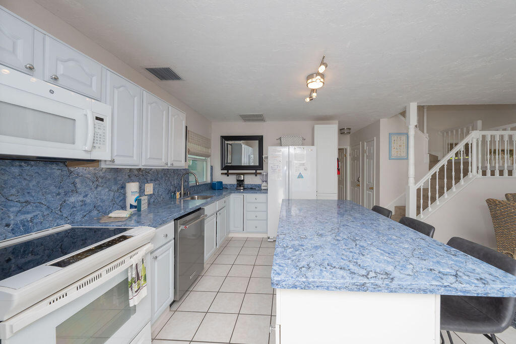 58121 Morton Street Marathon, FL 33050 - Photo 44 of 93 Kitchen