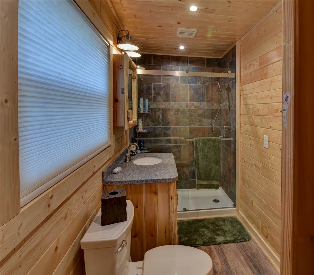 1818 Arbor Road Lake, MI 48632 - Photo 17 of 29 1862251-16.JPG