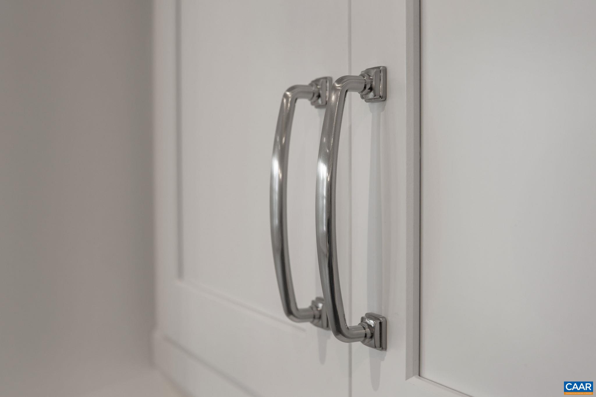 201 Ridgeline Drive Waynesboro, VA 22980 - Photo 14 of 45 a bathroom with a glass shower door