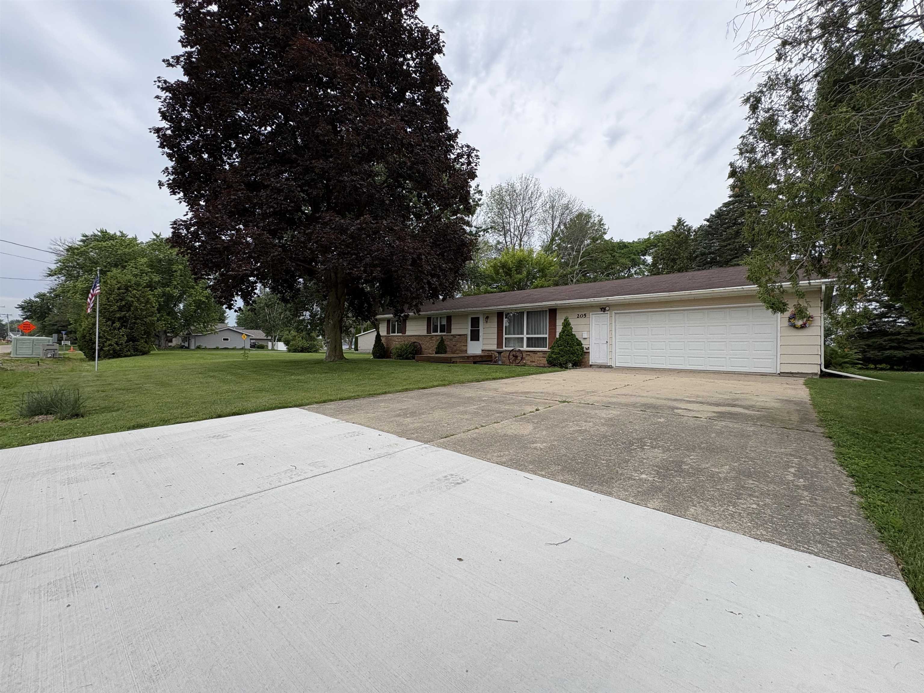 205 North Meyer Street Cecil, WI 54111 - Photo 6 of 25