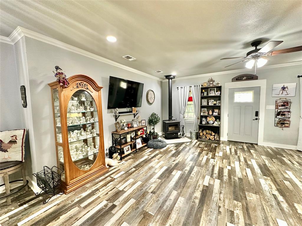 121 North Homer Street Ranger, TX 76470 - Photo 8 of 37