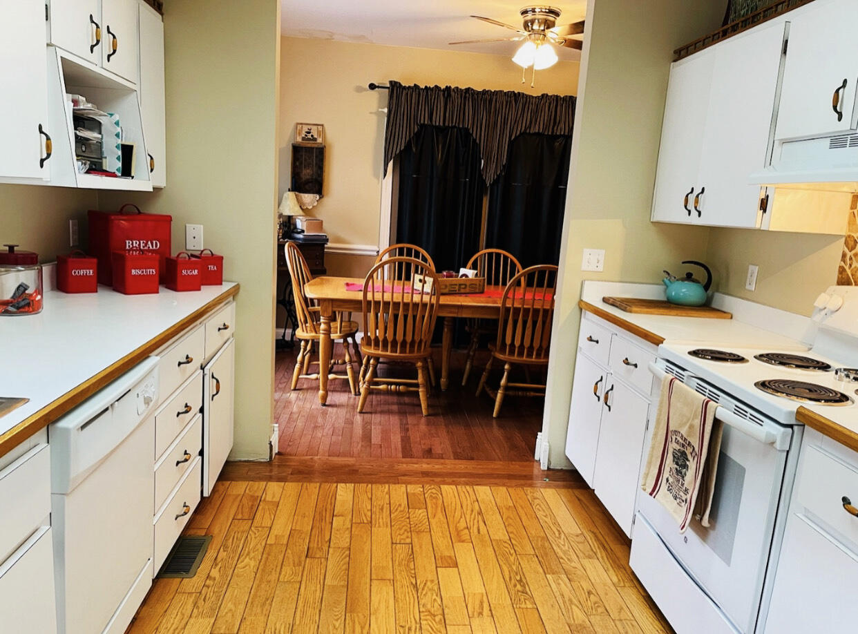 240 Iron Works Road Irvine, KY 40336 - Photo 25 of 68 Modern kitchen!