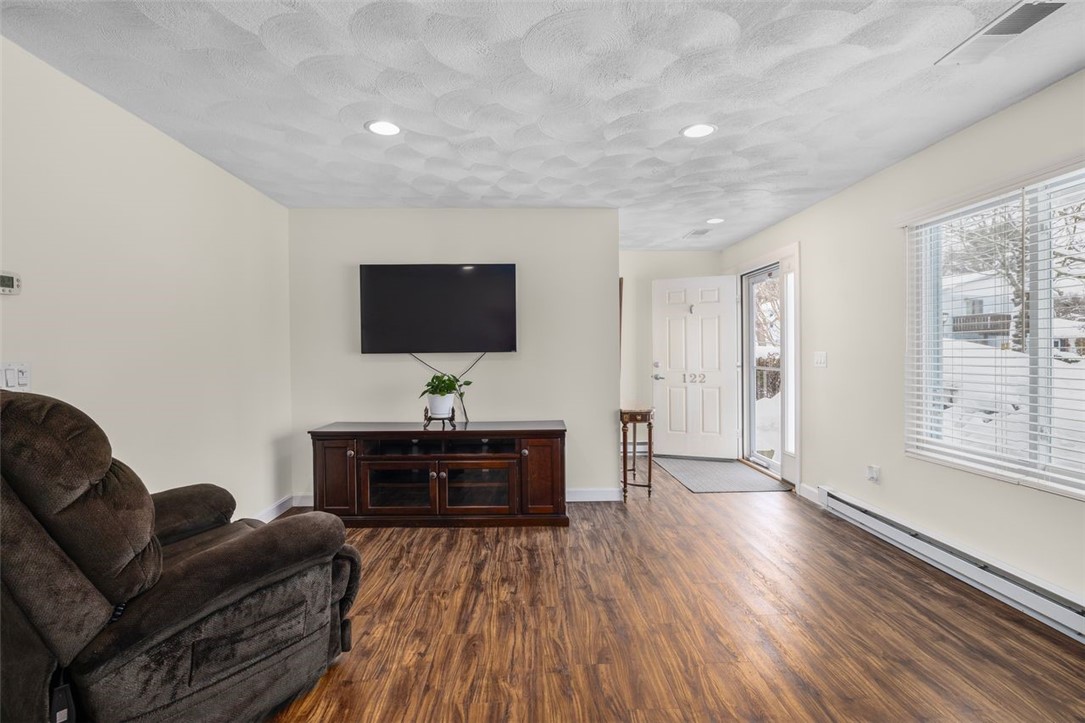 122 Edaville Court Warwick, RI 02886 - Photo 6 of 49
