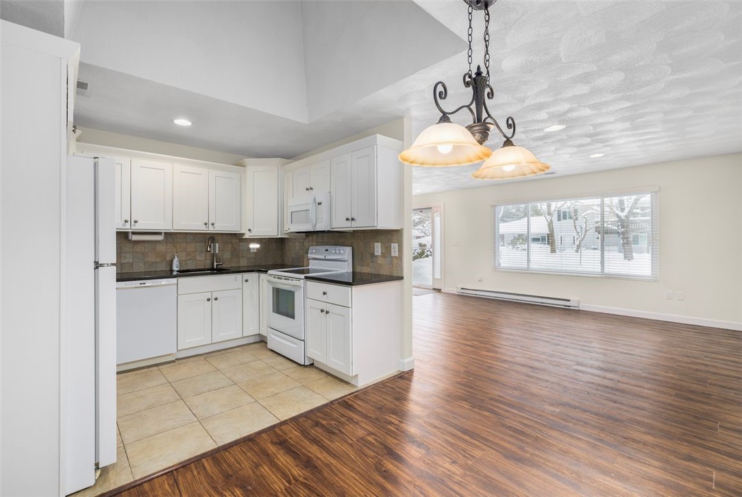 122 Edaville Court Warwick, RI 02886 - Photo 9 of 49 Kitchen and Dining Area