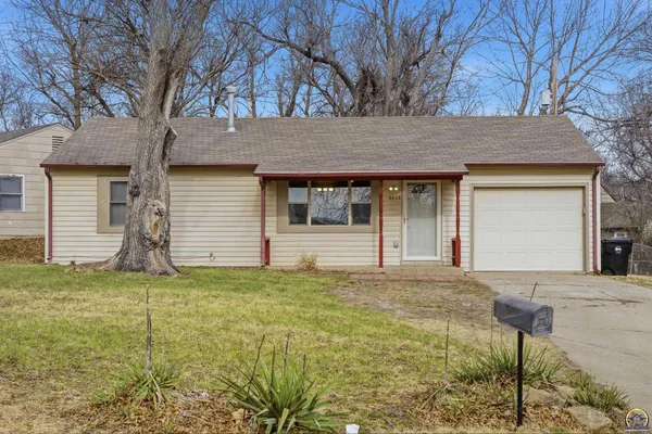 $139,900 | 3545 Southwest Devon Avenue, Topeka, KS 66611