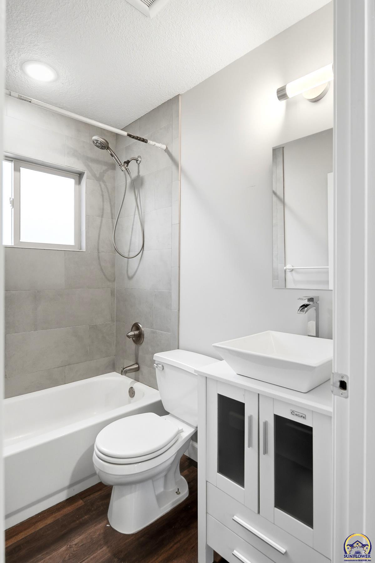 3545 Southwest Devon Avenue Topeka, KS 66611 - Photo 12 of 18