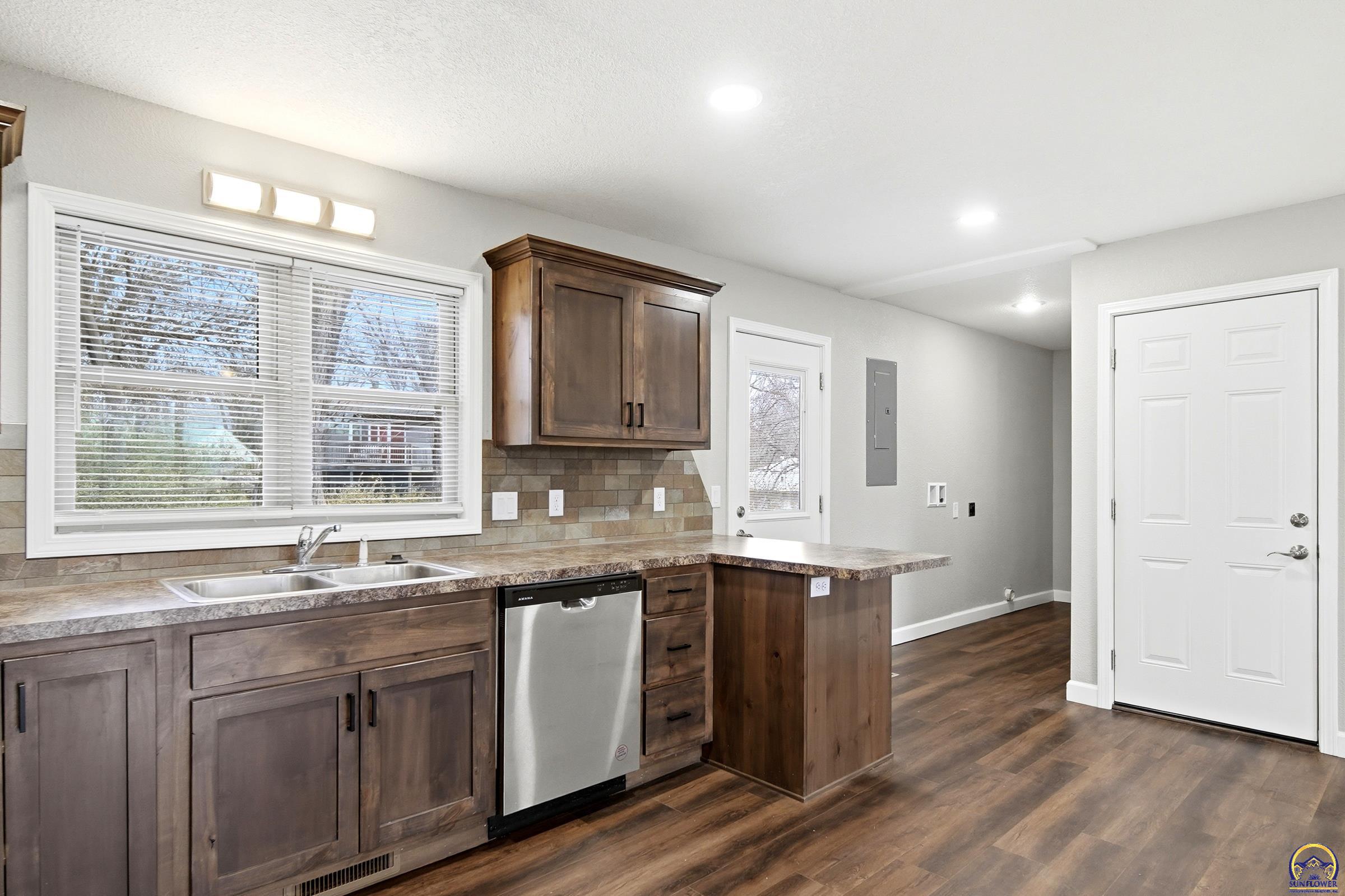 3545 Southwest Devon Avenue Topeka, KS 66611 - Photo 13 of 18