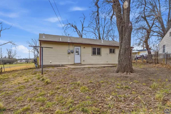 $139,900 | 3545 Southwest Devon Avenue, Topeka, KS 66611
