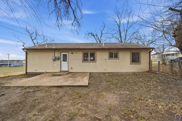 $139,900 | 3545 Southwest Devon Avenue, Topeka, KS 66611