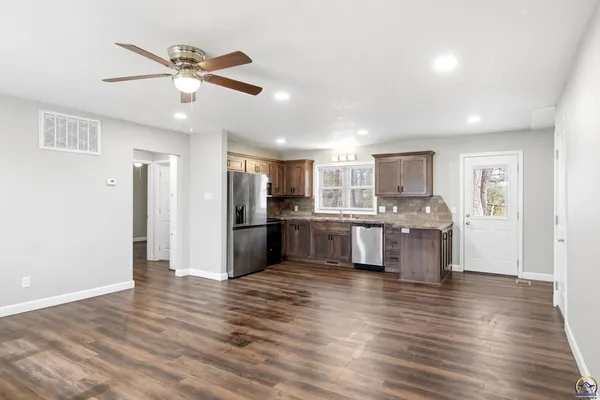 $139,900 | 3545 Southwest Devon Avenue, Topeka, KS 66611