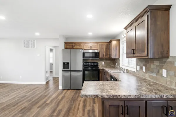 $139,900 | 3545 Southwest Devon Avenue, Topeka, KS 66611