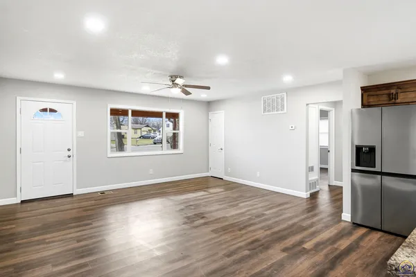 $139,900 | 3545 Southwest Devon Avenue, Topeka, KS 66611