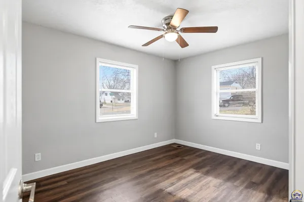 $139,900 | 3545 Southwest Devon Avenue, Topeka, KS 66611
