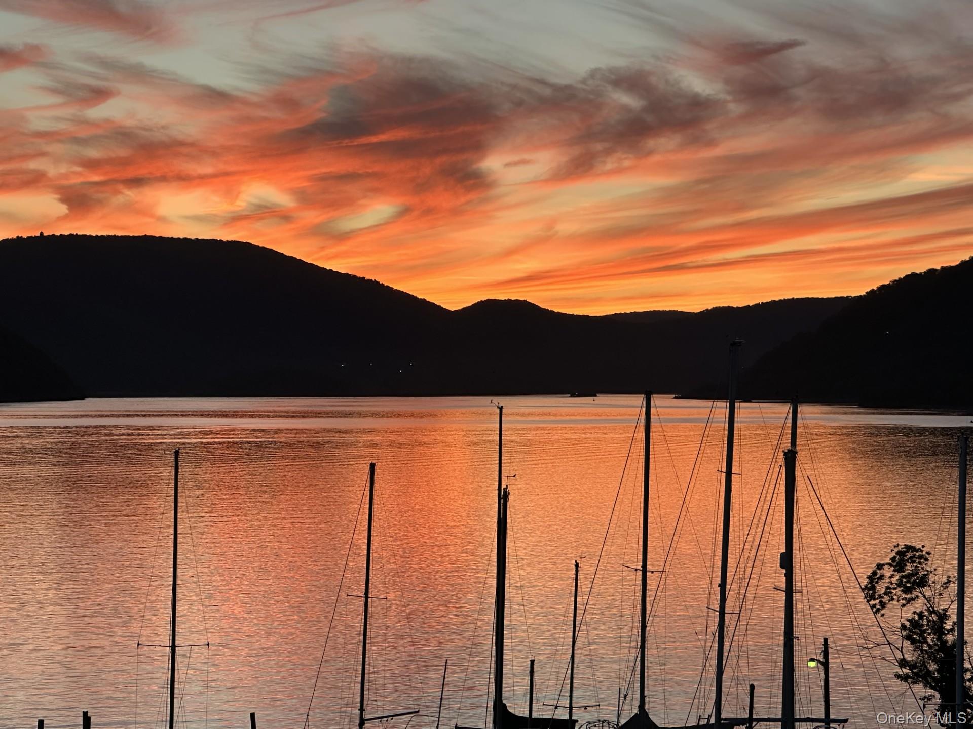 323 Waterside Close Peekskill, NY 10566 - Photo 33 of 42 Sunset view from your balcony