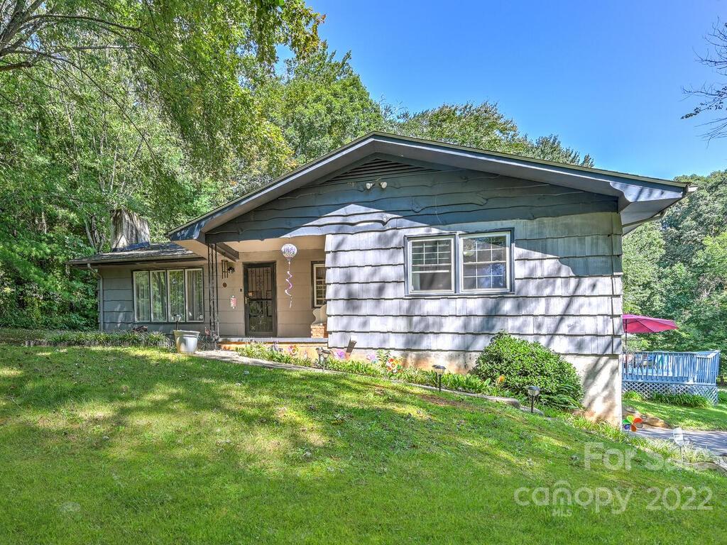 521 Bryson Road Candler, NC 28715 - Photo 4 of 28 Gallery Image 4