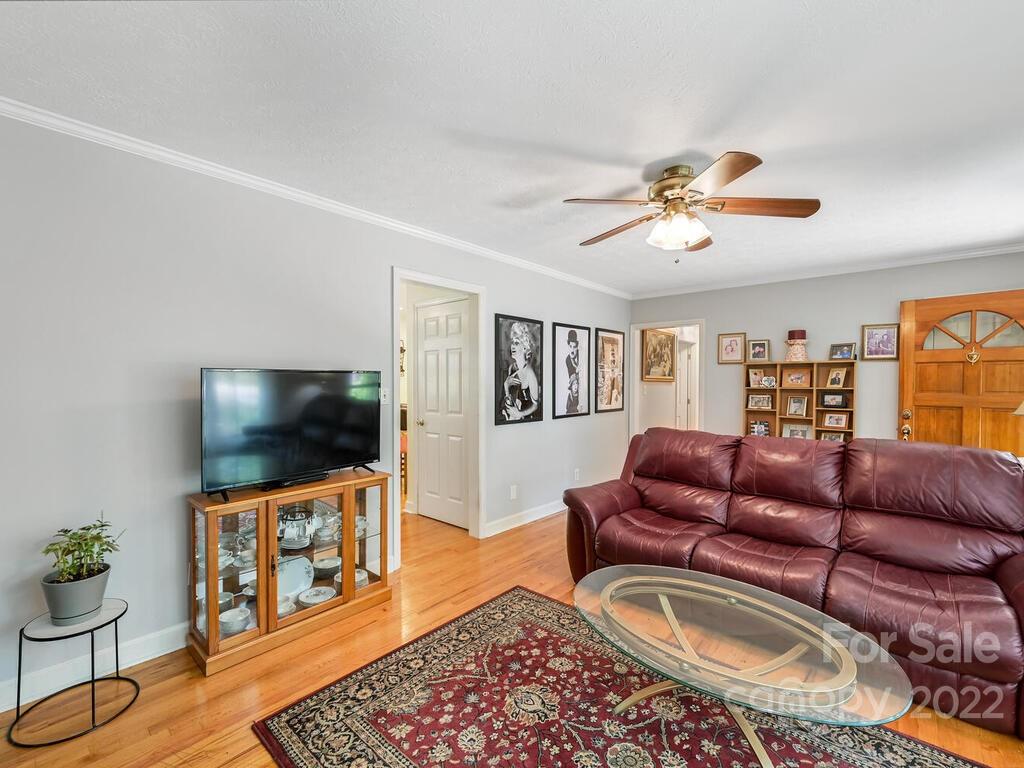 521 Bryson Road Candler, NC 28715 - Photo 8 of 28 Gallery Image 8