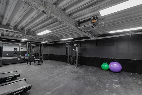 $2,000 | 253 Academy Street, Unit 207, Jersey City, NJ 07306