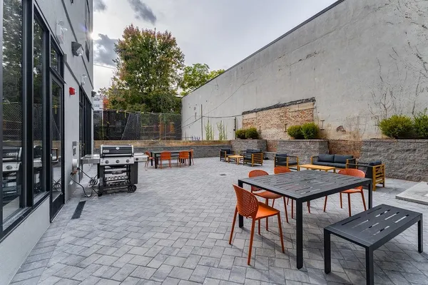 $2,000 | 253 Academy Street, Unit 207, Jersey City, NJ 07306