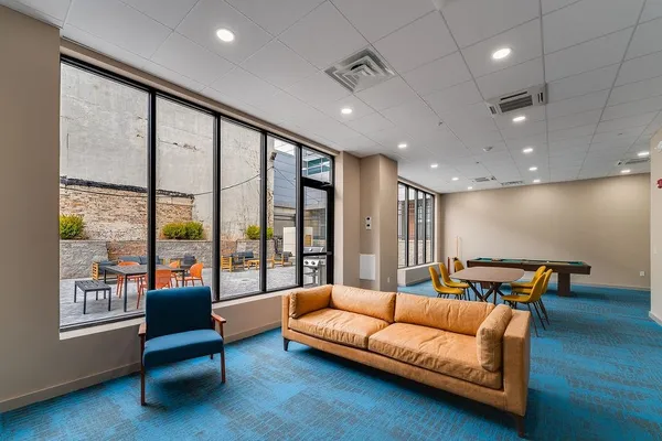 $2,000 | 253 Academy Street, Unit 207, Jersey City, NJ 07306