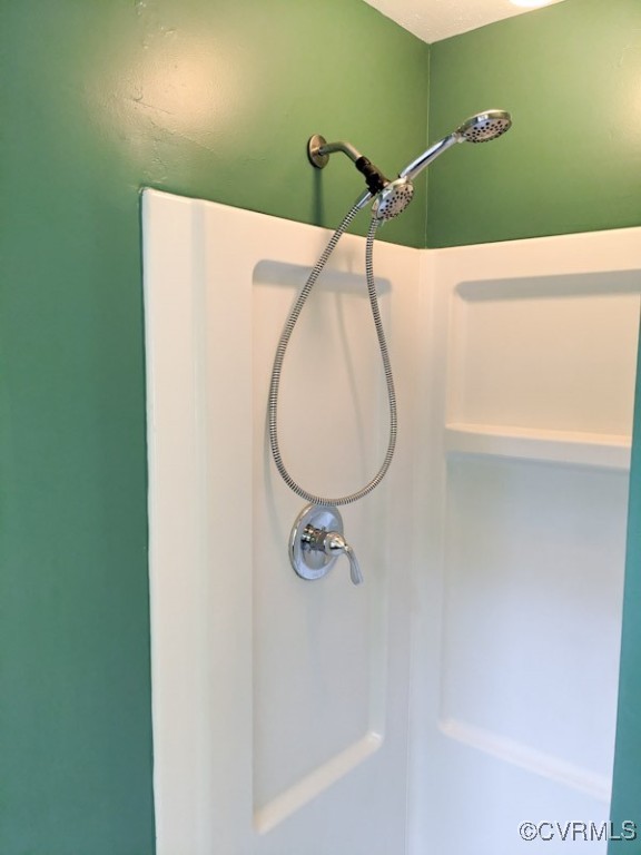 4600 Painted Post Lane Midlothian, VA 23112 - Photo 31 of 50 a picture of a bathroom with a shower