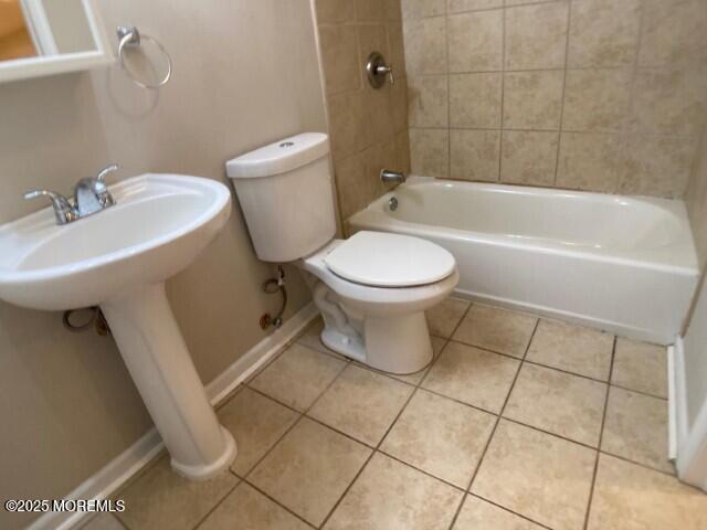 273 Stuart Street Howell, NJ 07731 - Photo 10 of 18 a bathroom with a toilet a sink and bathtub