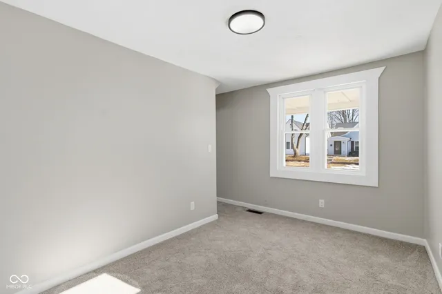 $199,999 | 850 North 12th Street, Elwood, IN 46036